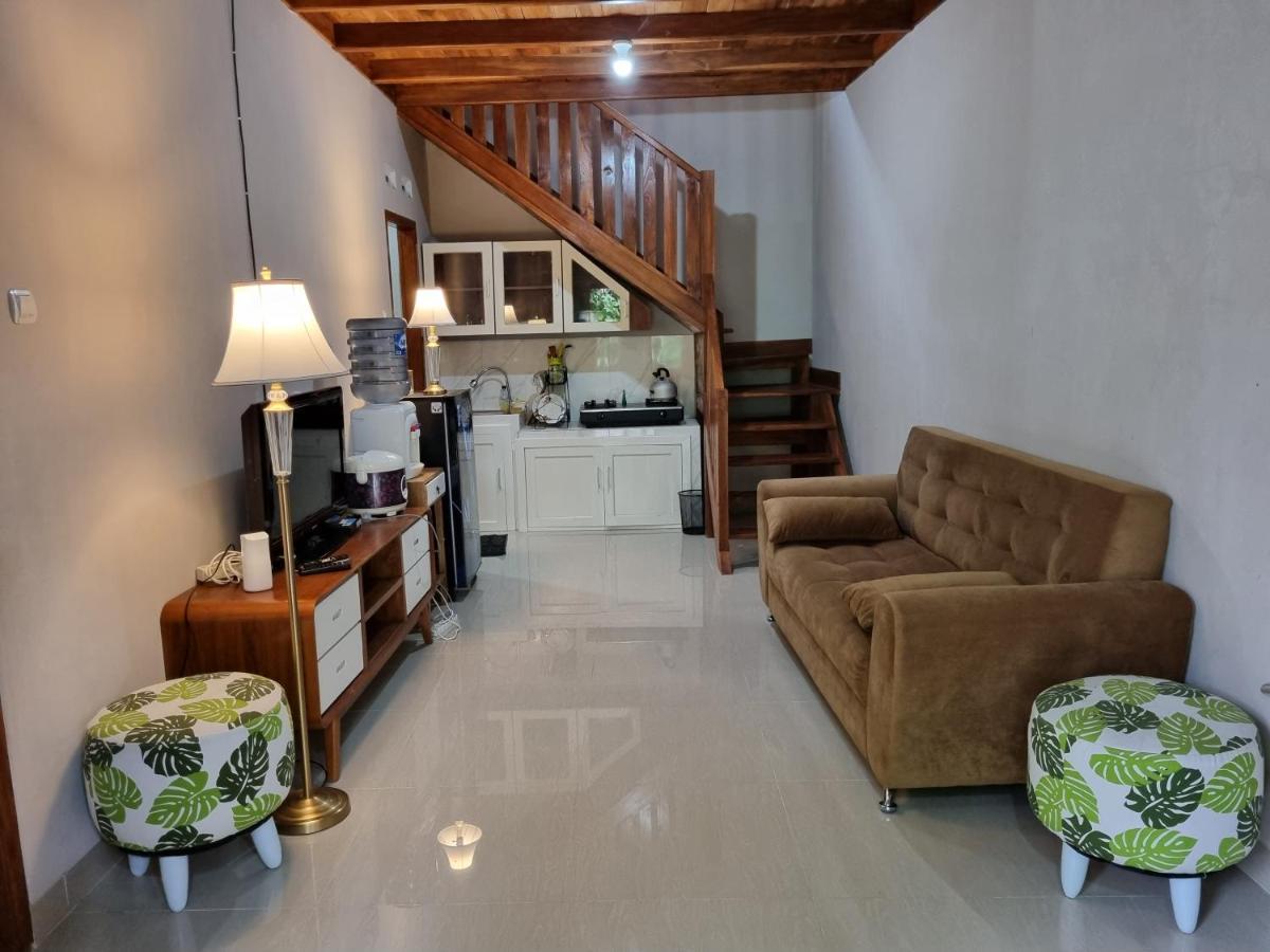 Mutiara Homestay Syariah Jogjakarta Buitenkant foto