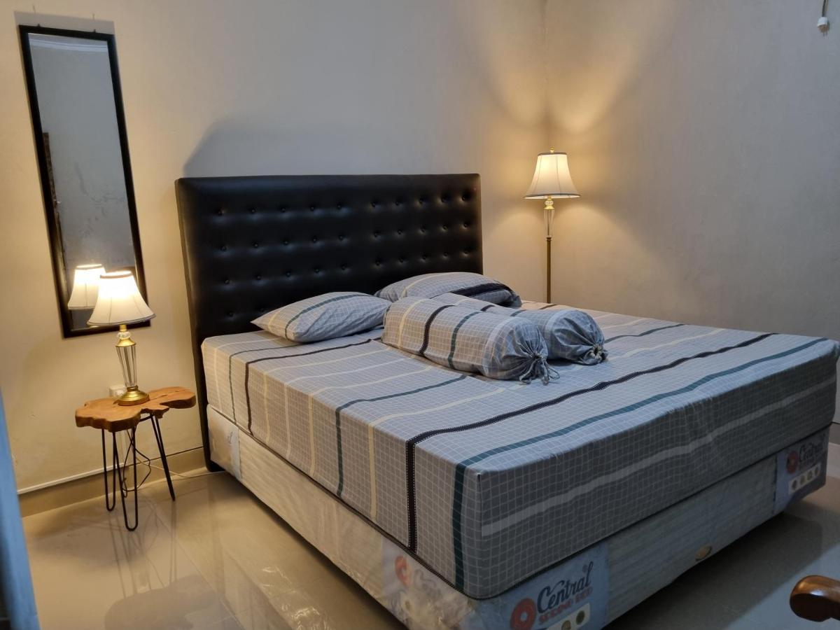 Mutiara Homestay Syariah Jogjakarta Buitenkant foto