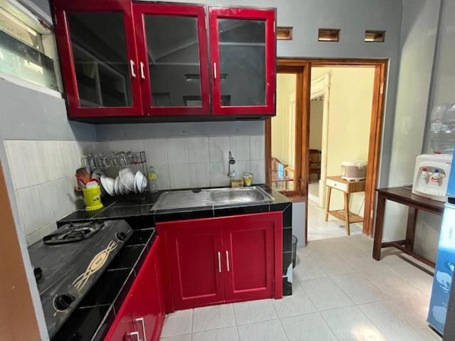 Mutiara Homestay Syariah Jogjakarta Buitenkant foto