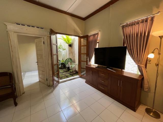 Mutiara Homestay Syariah Jogjakarta Buitenkant foto